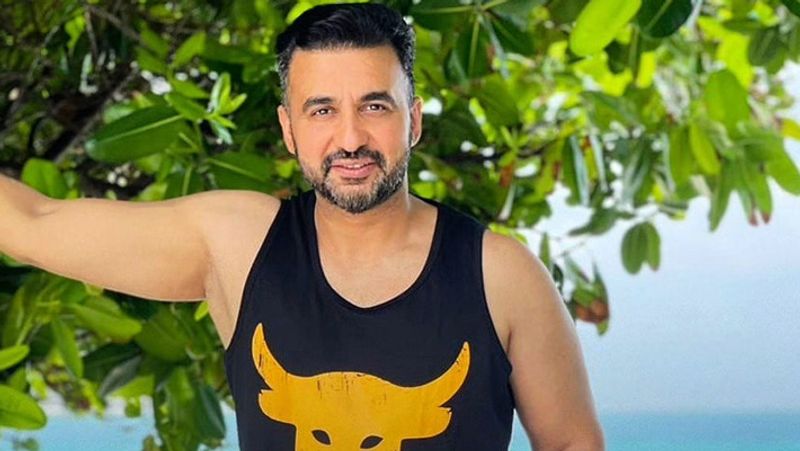 जेब में कुछ पैसे लेकर राज सबसे पहले दुबई गए। हीरा कारोबारियों से मिले, लेकिन बात नहीं बनी। राज वहां से नेपाल गए। कुछ पशमीना शॉलें खरीदीं और उन्हें ब्रिटेन के कुछ ब्रान्डेड स्टोर के जरिए बेचना शुरू किया। इसके बाद हीरे का कारोबार करने राज दोबारा दुबई गए।
