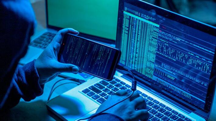 Mumbai : Cyber cheat siphons off Rs 3 lakh from retired RBI employees account on pretext of updating KYC details Mumbai : Cyber cheat siphons off Rs 3 lakh from retired RBI employees account on pretext of updating KYC details