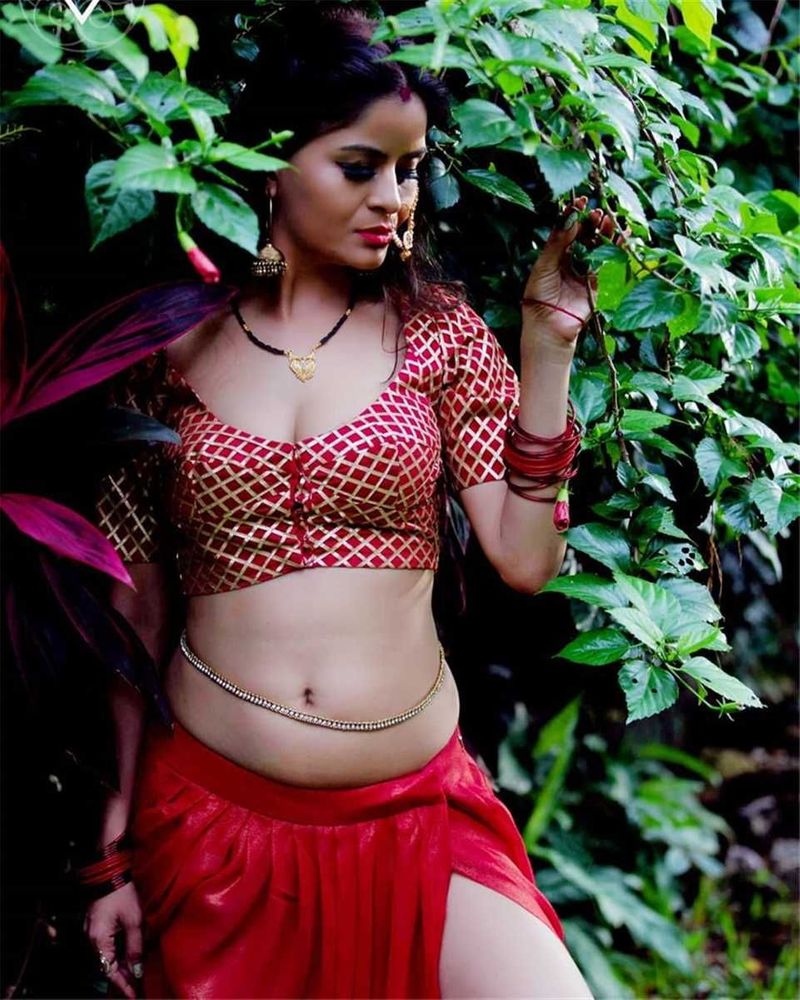 Gehana Vasisth defends Raj Kundra says Sherlyn Chopra is mudslinging allegations mah