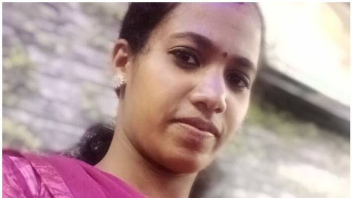 house wife body found on pool near home kalpetta house wife body found on pool near home kalpetta