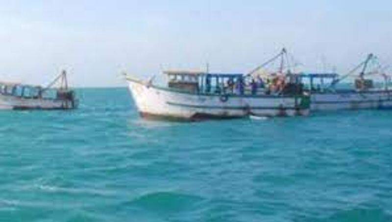 Cuddalore District collector suddenly  inspection at sea