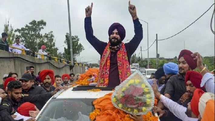 punjab news navjot singh sidhu visited golden temple in amritsar with congress ministers mla kpr punjab news navjot singh sidhu visited golden temple in amritsar with congress ministers mla kpr