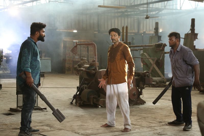 தூள் பறக்கும் சண்டை காட்சி 