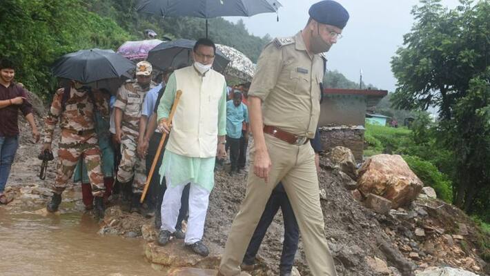 CM Pushkar Dhami inspected Cloud burst affected area of Uttarkashi, ex gratia of five lakh to deceased families DHA CM Pushkar Dhami inspected Cloud burst affected area of Uttarkashi, ex gratia of five lakh to deceased families DHA