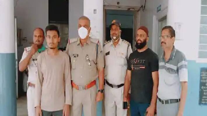 Madhya Pradesh News, Muslim man found bag filled with lakhs of rupees on the road on Eid and returned it to his owner kpr Madhya Pradesh News, Muslim man found bag filled with lakhs of rupees on the road on Eid and returned it to his owner kpr