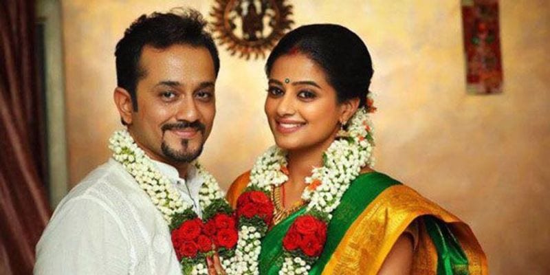మొదటగా ముస్తాఫా మొదటి భార్య అయేషాను మీడియా సంప్రదించగా, ప్రియమణి, ముస్తాఫా వివాహం చెల్లదని సంచలన ఆరోపణలు చేశారు. ముస్తఫా, ప్రియమణిపై క్రిమినల్ కేసులు పెట్టినట్లు, అవి కోర్టులో నడుస్తున్నట్లు వెల్లడించారు.