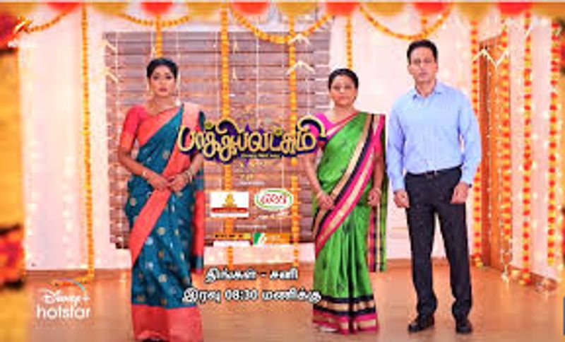 தற்போது ஜெனிபர் இந்த சீரியலில் இருந்து விலகியதால்... அவருக்கு பதிலாக, பிக்பாஸ் பிரபலமான... ரேஷ்மா நடித்து வருகிறார். தற்போது அமைதியானவராகவே நடித்து வரும் இவரது கதாபாத்திரம் மெல்ல மெல்ல வில்லியாக மாற உள்ளது குறிப்பிடத்தக்கது. 