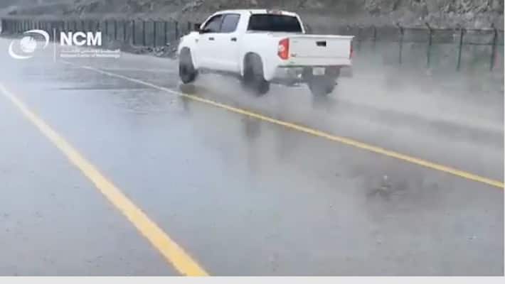 Dubai fake rain UAE gcw Dubai fake rain UAE gcw