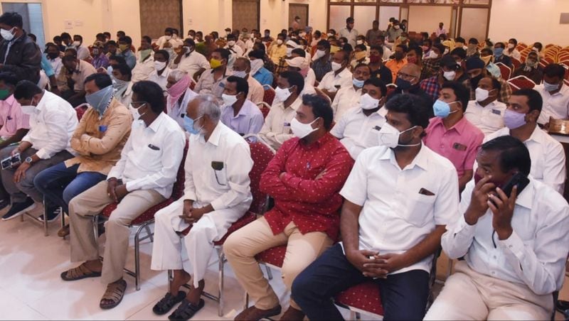 ఈ కార్యక్రమంలో మంత్రులతో పాటు ఎమ్మెల్యే సుంకేరవిశంకర్, ఎమ్మెల్సీలు బస్వరాజు సారయ్య ,ఎగ్గే మల్లేశం, మేయర్ వై.సునీల్రావు ,డిప్యూటీమేయర్ చల్ల స్వరూపరాణి- హరిశంకర్లు, బిసి సంఘాల నేతలు హాజరయ్యారు.