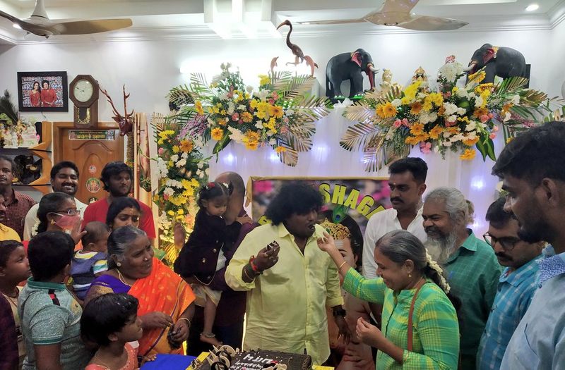 கொரோனாவால் சிம்பிளாக முடிந்த கொண்டாட்டம்