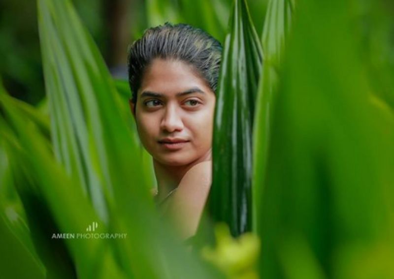 അനാര്ക്കലി മരിക്കാൻ തന്നെയാണ് ഫോട്ടോ ഷെയര് ചെയ്തത്.