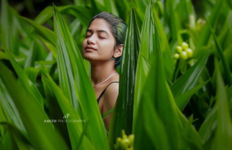 ഉയരെ എന്ന സിനിമയിലെ അനാര്ക്കലി മരിക്കാറിന്റെ അഭിനയം പ്രശംസ പിടിച്ചുപറ്റിയിരുന്നു. (ഫോട്ടോകള്ക്ക് കടപ്പാട് അനാര്ക്കലിയുടെ ഇൻസ്റ്റാഗ്രാം പേജ്)
കൊവിഡ് മഹാമാരിയുടെ രണ്ടാംവരവിന്റെ ഈ കാലത്ത്, എല്ലാവരും മാസ്ക് ധരിച്ചും സാനിറ്റൈസ് ചെയ്തും സാമൂഹ്യ അകലം പാലിച്ചും വാക്സിന് എടുത്തും പ്രതിരോധത്തിന് തയ്യാറാവണമെന്ന് ഏഷ്യാനെറ്റ് ന്യൂസ് അഭ്യര്ത്ഥിക്കുന്നു. ഒന്നിച്ച് നിന്നാല് നമുക്കീ മഹാമാരിയെ തോല്പ്പിക്കാനാവും. #BreakTheChain #ANCares #IndiaFightsCorona.