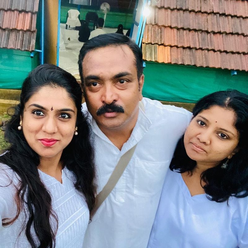 ಇನ್ಸ್ಟಾಗ್ರಾಂನಲ್ಲಿ ಓಶೋ ಧ್ಯಾನ ಮಂದಿರದಲ್ಲಿನ ಫೋಟೋ ಮತ್ತು ನೃತ್ಯ ಮಾಡಿದ ವೀಡಿಯೋಗಳನ್ನು ಶೇರ್ ಮಾಡಿಕೊಂಡಿದ್ದರಿಂದ ನಟಿ ಸನ್ಯಾಸ ಸ್ವೀಕರಿಸಿದ್ದಾರೆ ಎನ್ನಲಾಗಿತ್ತು.