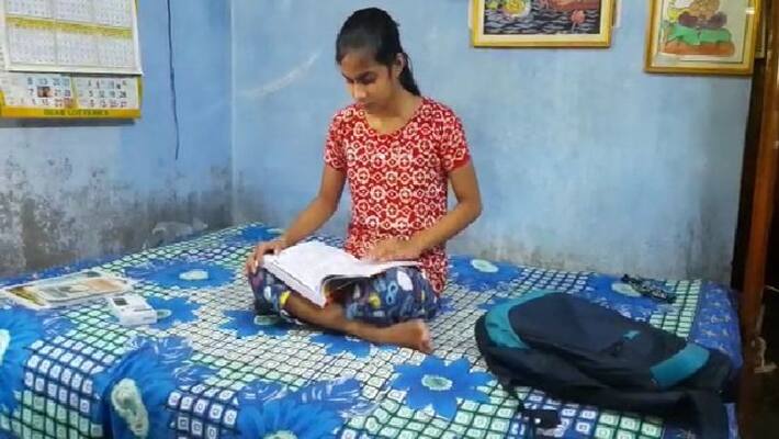 Utsa Das of Malda got more than 99 percent marks in Madhyamik overcoming Financial Crisis bpsb Utsa Das of Malda got more than 99 percent marks in Madhyamik overcoming Financial Crisis bpsb
