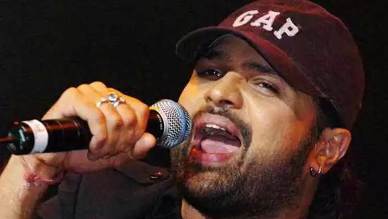 himesh reshammiya birthday life facts about bollywood singer KPJ