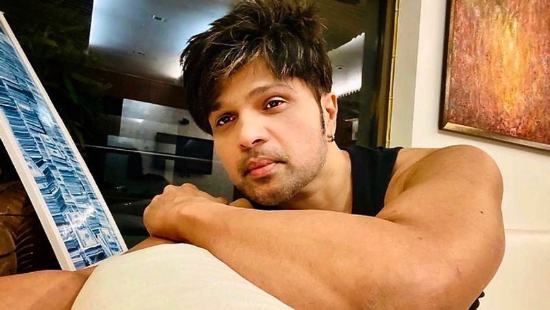 himesh reshammiya birthday life facts about bollywood singer KPJ