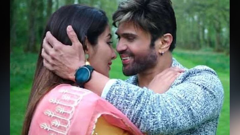 himesh reshammiya birthday life facts about bollywood singer KPJ