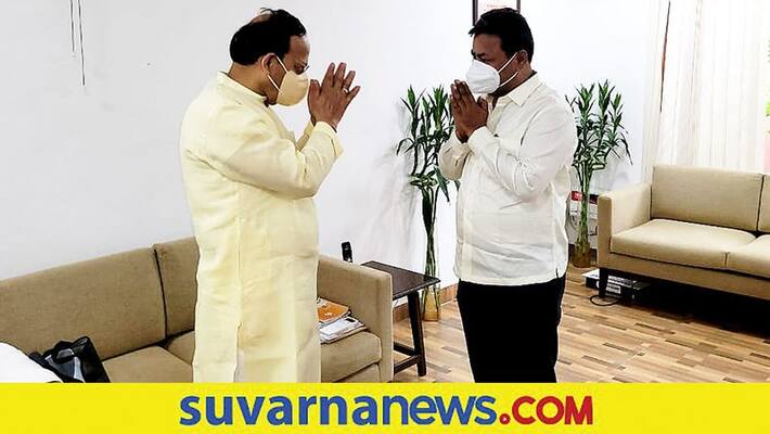 CM BS Yediyurappa political secretary mla mp renukacharya meets BJP High Command mah CM BS Yediyurappa political secretary mla mp renukacharya meets BJP High Command mah