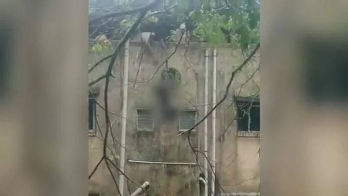 woman fall into flood water while rescuing in maharashtra woman fall into flood water while rescuing in maharashtra