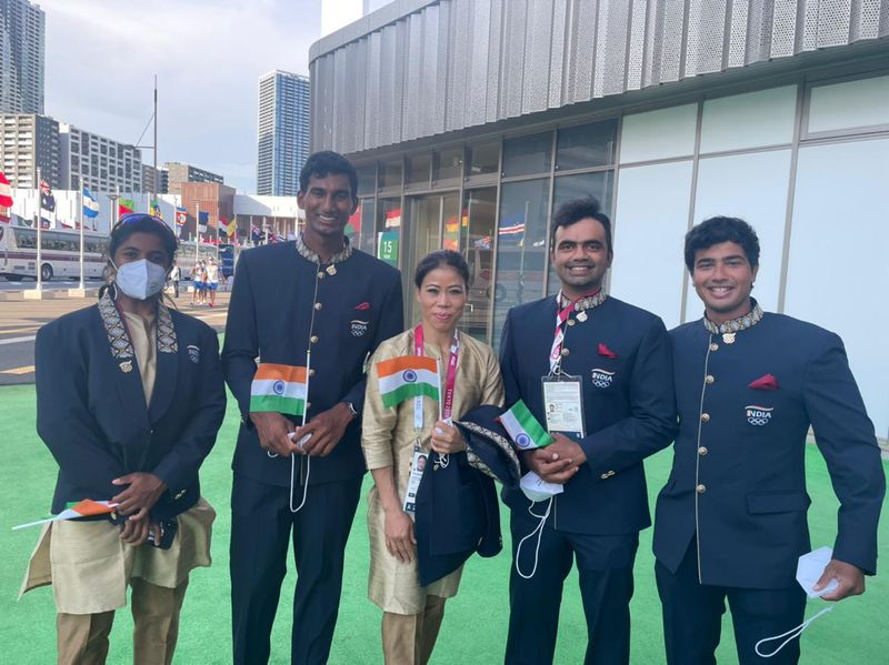 Indian athletes team in Olympics Opening Ceremony pics CRA