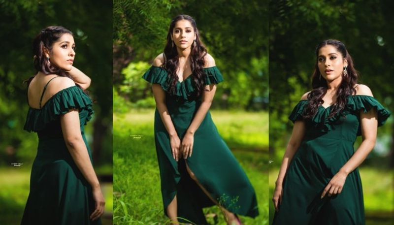 jabardasth anchor rashmi cleavage show mind block hot photos viral arj