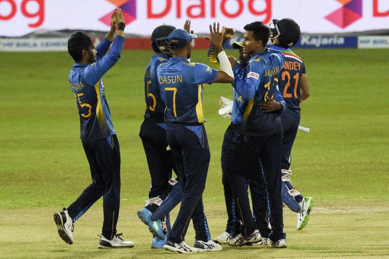 Team India lost after too many fielding mistakes in third ODI against SriLanka CRA