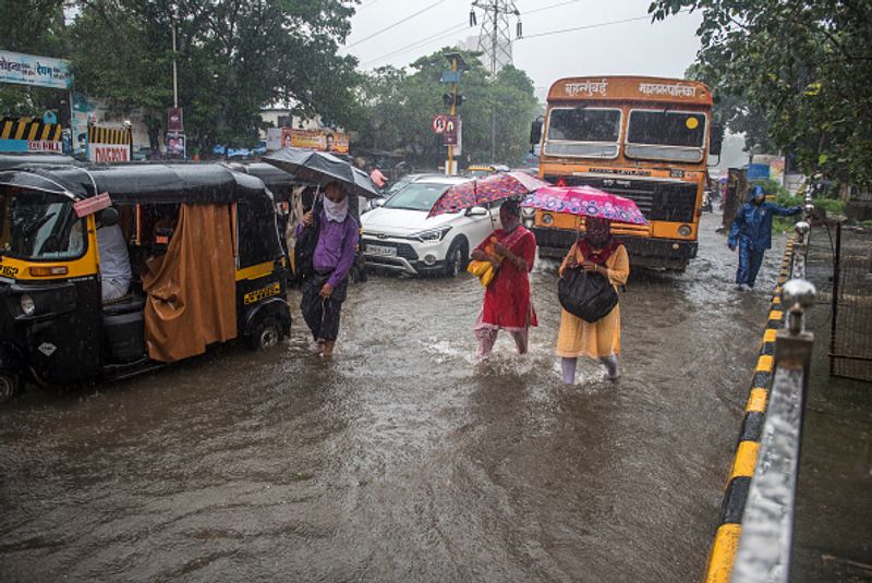 Heavy Rain fall forecast in Kolkata and South Bengal on 21 August RTB