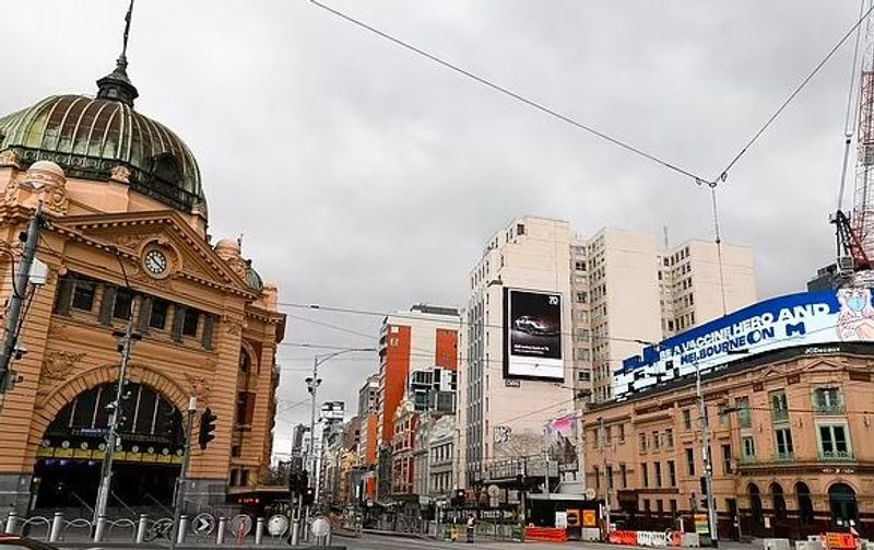 Melbourne Sikh community volunteers distributed free food to people during the lockdown kpn