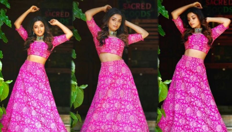 navya swamy hot poses viral anchors and star heroines jealous her hotness arj