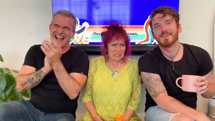 Americans reactions after eating Hajmola has left desi netizens in splits; watch hilarious video-tgy Americans reactions after eating Hajmola has left desi netizens in splits; watch hilarious video-tgy