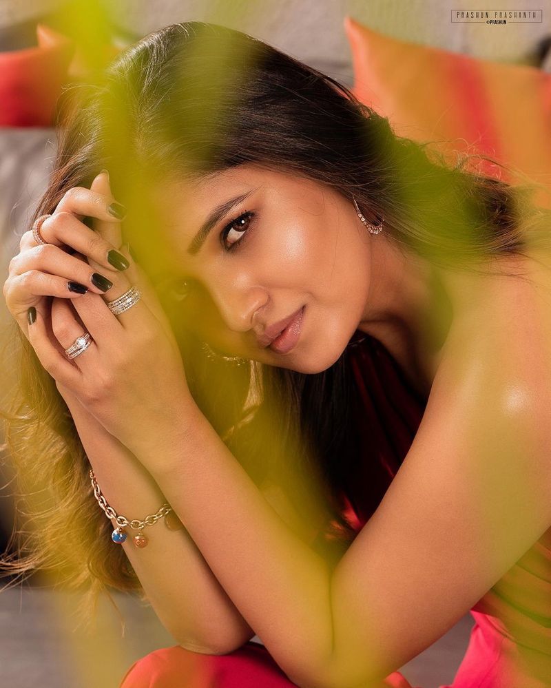 actress vani bhojan look like red velvet hot stylish photo gallery