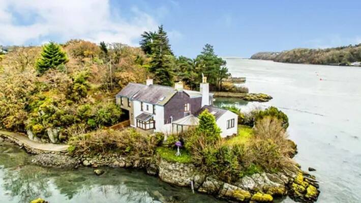 Cottage with only one neighbor on Welsh Island up for sale kpn Cottage with only one neighbor on Welsh Island up for sale kpn