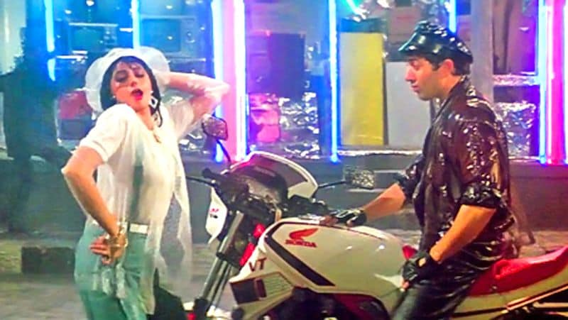 Sridevi had 103 degree fever while shooting for chaalbaaz Movie Song KPG