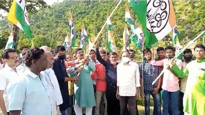 nearly 200 people join tmc today in purulia bmm nearly 200 people join tmc today in purulia bmm