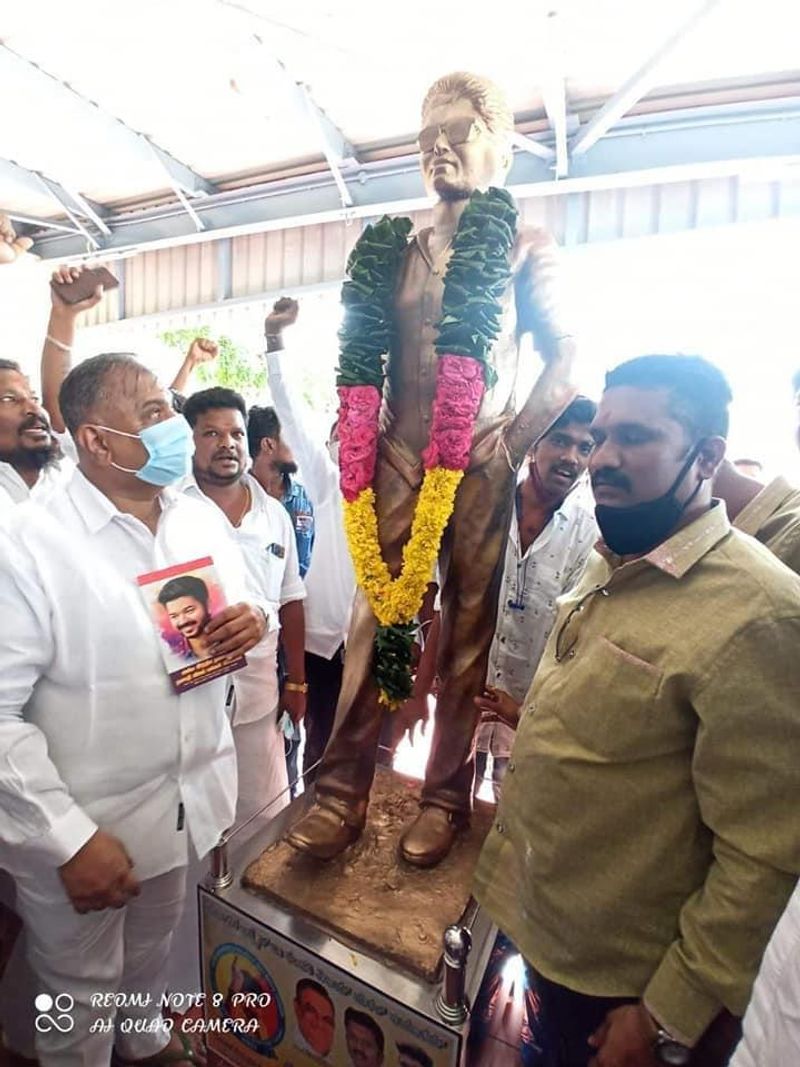 Thalapathy vijay fans made statue at vijay makkal iyyakkam office