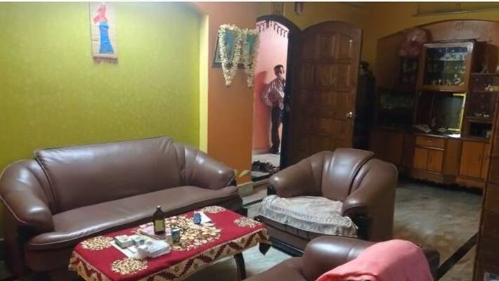 Robbers break into businessman house in Barasat bmm Robbers break into businessman house in Barasat bmm