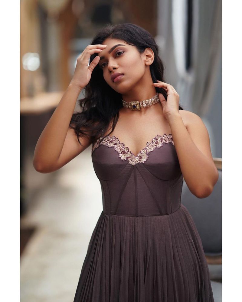 sarpatta actress dushara vijayan latest hot photo gallery