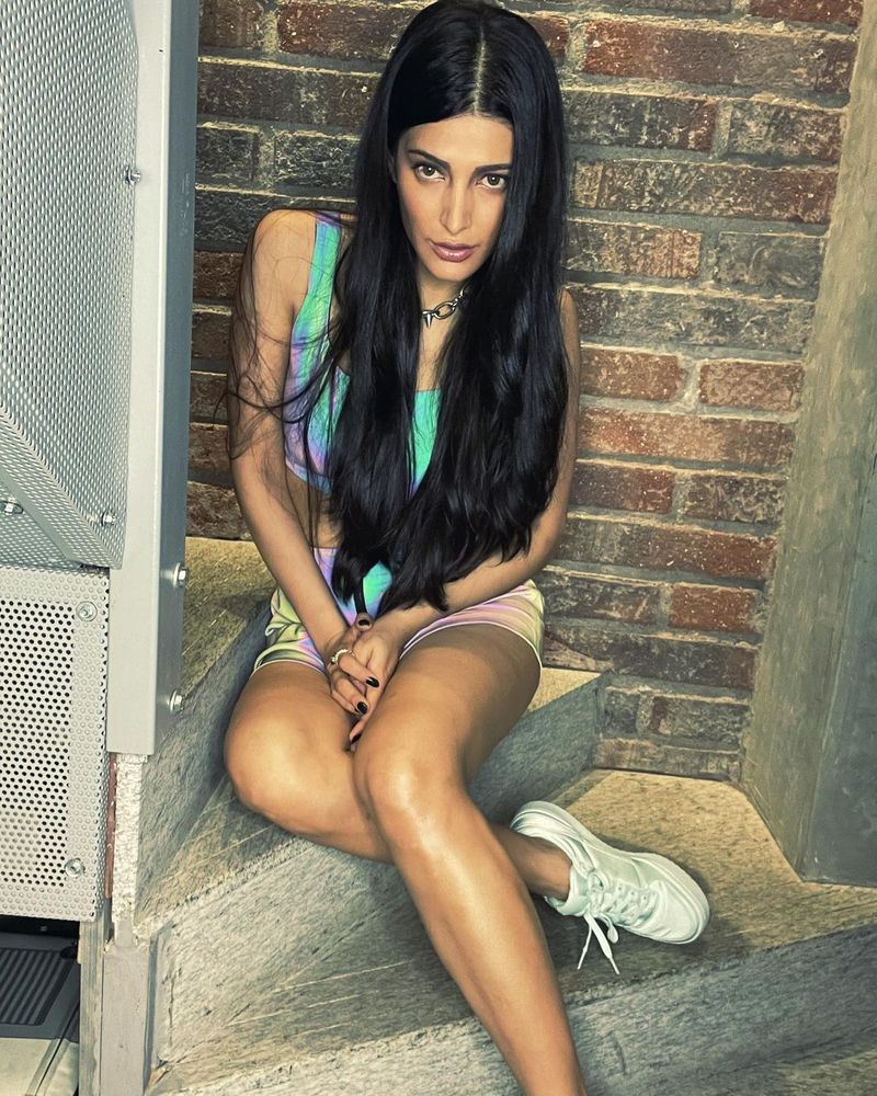 shruti haasan latest stunning photo shoot blows your mind for sure ksr