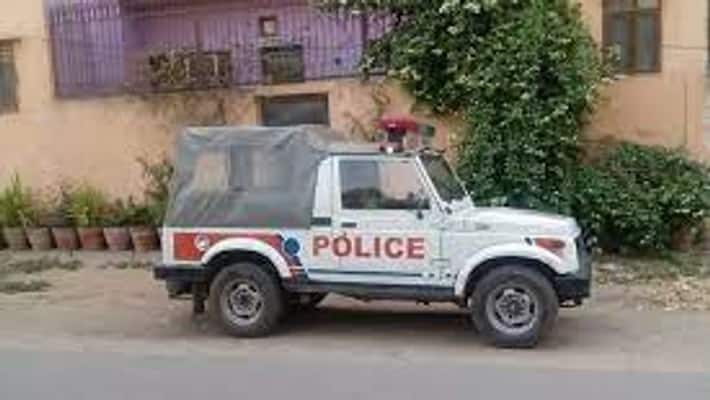 Sand Mafia attacks on police in Jagitial district lns Sand Mafia attacks on police in Jagitial district lns