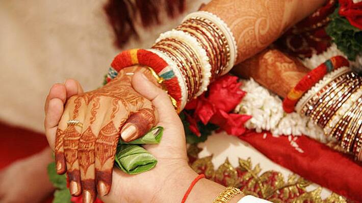 Bride Starts Playing kabaddi During Garland Ceremony bmm Bride Starts Playing kabaddi During Garland Ceremony bmm
