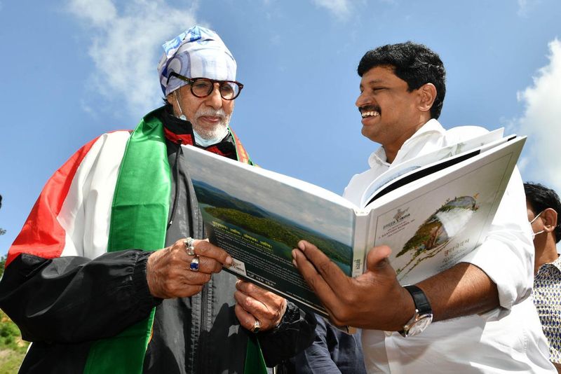 Bollywood Star Amitabh Bachchan Participated in Green India Challenge akp