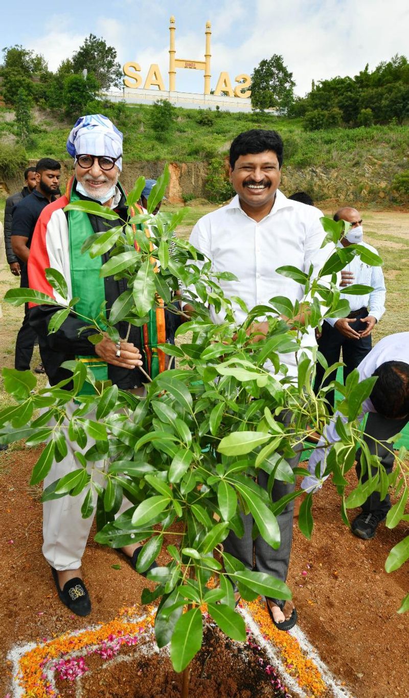 Bollywood Star Amitabh Bachchan Participated in Green India Challenge akp