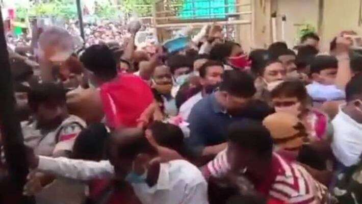 stampede like situation in ujjain temple due to vips ksp stampede like situation in ujjain temple due to vips ksp
