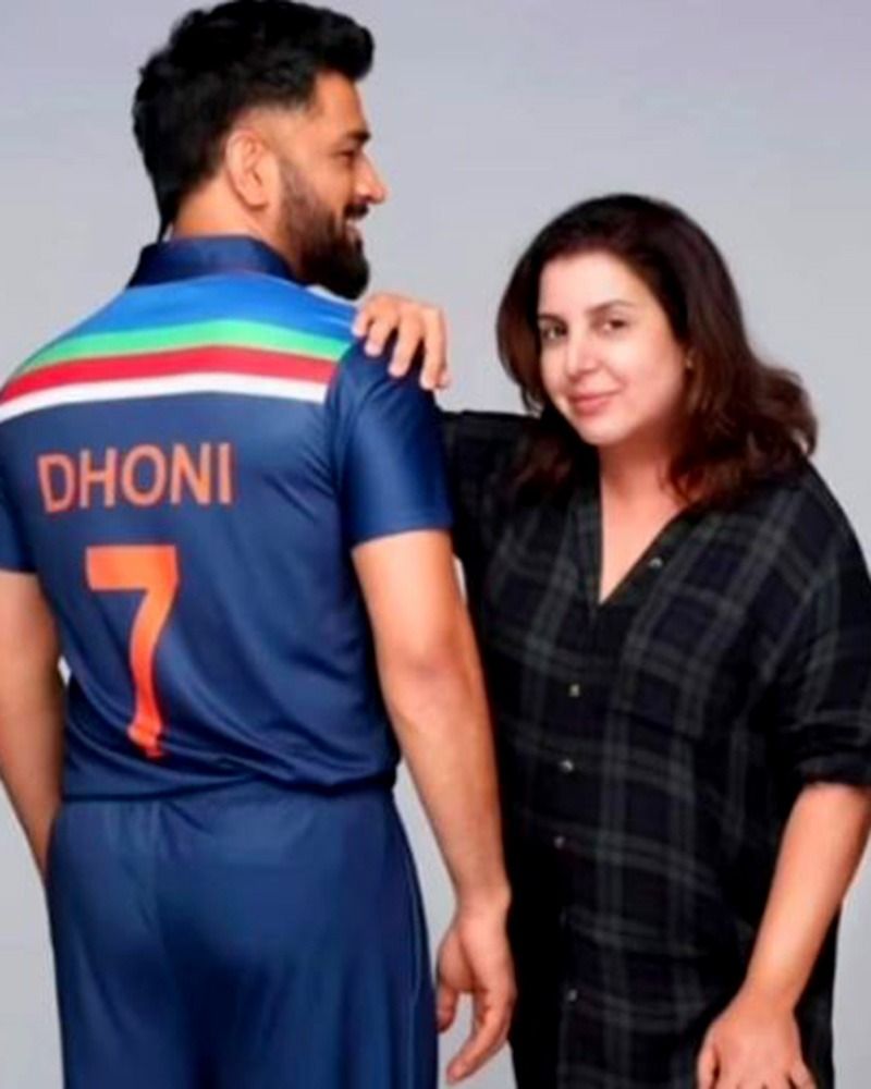 MS Dhoni was seen in Indian Cricket team jersey, pictres goes viral during tokyo 2020 olympics spb