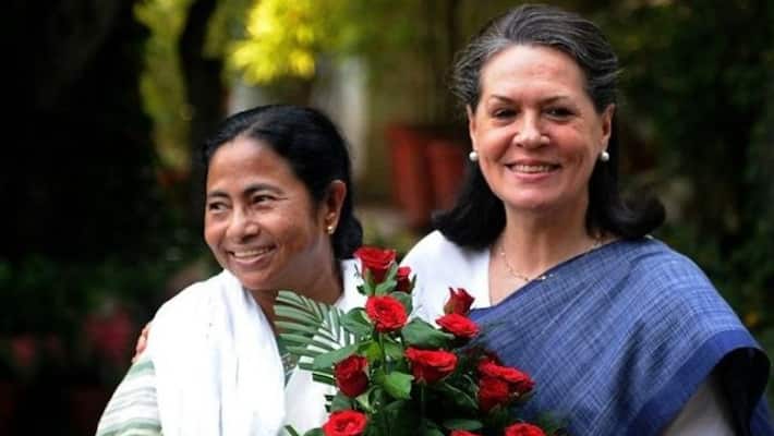 Mamata Banerjee meets Sonia Gandhi to discuss about opposition alliance Mamata Banerjee meets Sonia Gandhi to discuss about opposition alliance