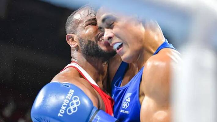 Moroccan boxer tries to bite opponent ear at olympics Moroccan boxer tries to bite opponent ear at olympics