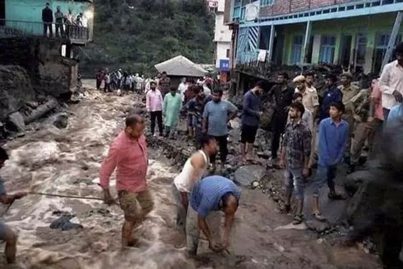 Jammu Kashmir, heavy rainfalls in Kishtwar, many people died and missing kpr