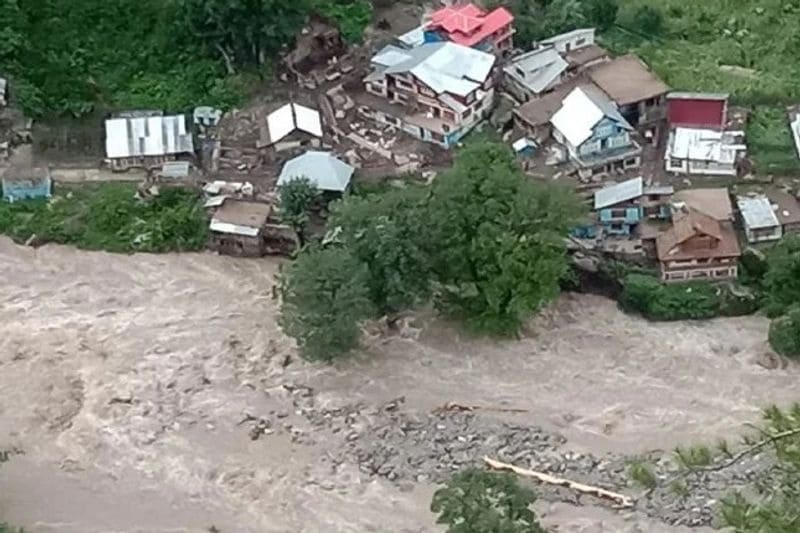 Jammu Kashmir, heavy rainfalls in Kishtwar, many people died and missing kpr