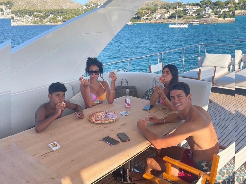 Cristiano Ronaldo's girlfriend Georgina Rodriguez lights up Instagram with her style quotient (See pictures)-ayh