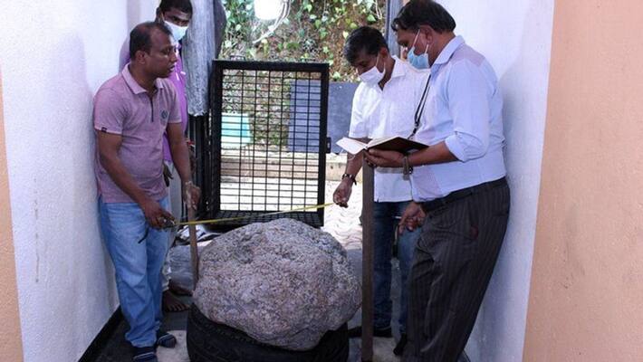 Sri Lanka world biggest gemstone sapphire worth Rs 700 crores found at house backyard kpn Sri Lanka world biggest gemstone sapphire worth Rs 700 crores found at house backyard kpn